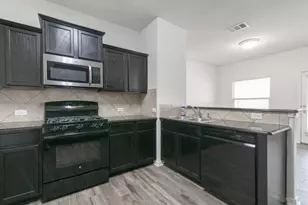 112 Hawkins Ct, Hutto, TX 78634 - Photo 13