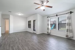 112 Hawkins Ct, Hutto, TX 78634 - Photo 5