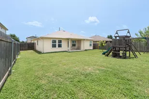 112 Hawkins Ct, Hutto, TX 78634 - Photo 35