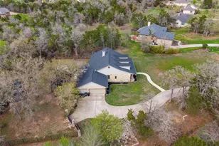 142 Carriage Ct, Bastrop, TX 78602 - Photo 35