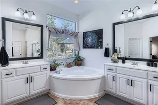 142 Carriage Ct, Bastrop, TX 78602 - Photo 19