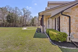142 Carriage Ct, Bastrop, TX 78602 - Photo 3