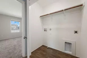 817 Circle Wy, Jarrell, TX 76537 - Photo 33