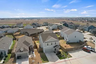 817 Circle Wy, Jarrell, TX 76537 - Photo 37