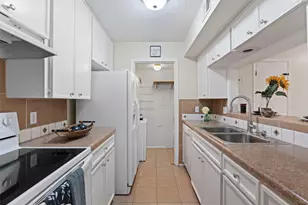 6718 Silvermine Dr, Austin, TX 78736 - Photo 9