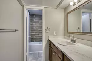 2000 Kazmeier Plaza, Bryan, TX 77802 - Photo 21