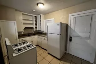 301 Cardinal St, San Marcos, TX 78666 - Photo 3