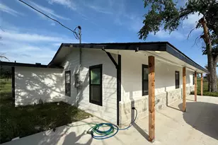 800 Old Thorndale Rd, Taylor, TX 76574 - Photo 3