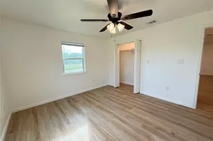 800 Old Thorndale Rd, Taylor, TX 76574 - Photo 17