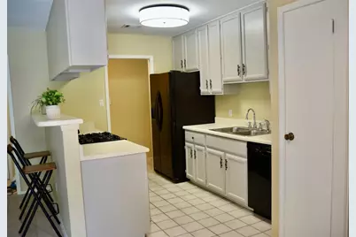 2007 Castle Gate Circle, San Marcos, TX 78666 - Photo 9