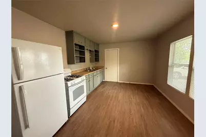 300 Mill Street, San Marcos, TX 78666 - Photo 3