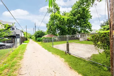 2032 E Cesar Chavez Street, Austin, TX 78702 - Photo 23