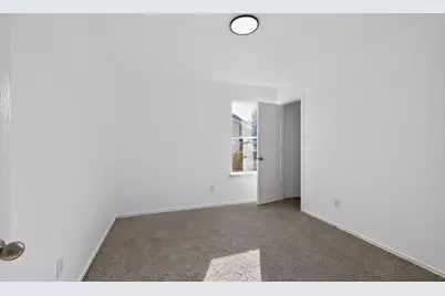 316 Flinn Street, Hutto, TX 78634 - Photo 9