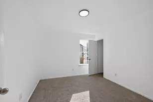 316 Flinn St, Hutto, TX 78634 - Photo 9