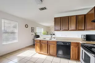 101 Adamae Ln, Hutto, TX 78634 - Photo 9