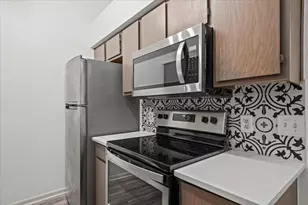 1705 Crossing Pl, Austin, TX 78741 - Photo 11