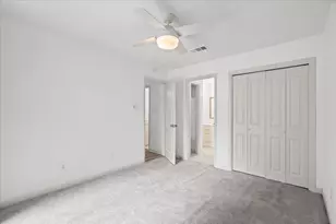 1705 Crossing Pl, Austin, TX 78741 - Photo 9