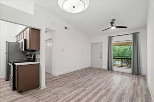 1705 Crossing Pl, Austin, TX 78741 - Photo 7