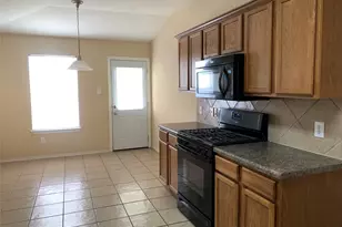 2338 Green Meadows Ln, Buda, TX 78610 - Photo 5