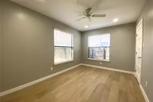 6920 Bethune Ave, Austin, TX 78752 - Photo 11