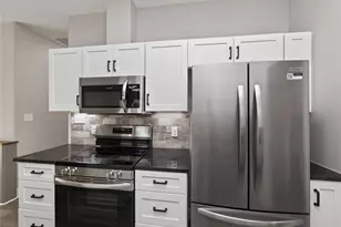 121 S Kanaio Dr, Bastrop, TX 78602 - Photo 9