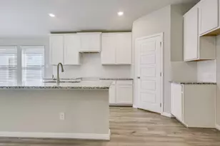 807 Universal Dr, Hutto, TX 78634 - Photo 5