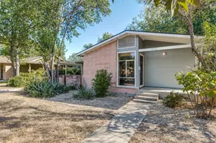 1405 Broadmoor Dr, Austin, TX 78723 - Photo 3
