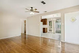 1405 Broadmoor Dr, Austin, TX 78723 - Photo 7