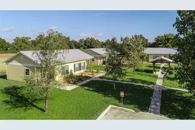 1102, 1200 W 16th Street, Cameron, TX 76520 - Photo 1