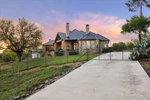 259 Chimney Cove Dr, Marble Falls, TX 78654 - Photo 37