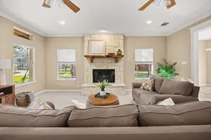 226 Cedar Hills Dr, Elgin, TX 78621 - Photo 3