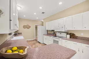 226 Cedar Hills Dr, Elgin, TX 78621 - Photo 13