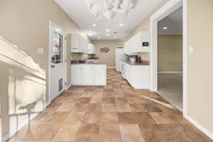 226 Cedar Hills Dr, Elgin, TX 78621 - Photo 9