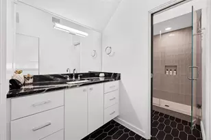 1704 E 32nd St, Austin, TX 78722 - Photo 19