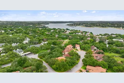 201 Crescent Bluff, Lakeway, TX 78734 - Photo 35