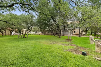 201 Crescent Bluff, Lakeway, TX 78734 - Photo 37