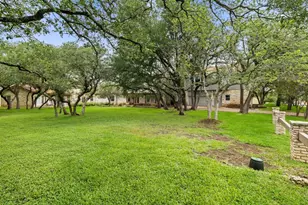 201 Crescent Bluff, Lakeway, TX 78734 - Photo 37