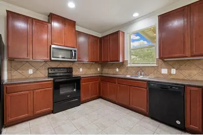 10909 Helms Deep Drive, Austin, TX 78754 - Photo 9