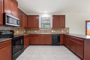 10909 Helms Deep Dr, Austin, TX 78754 - Photo 11