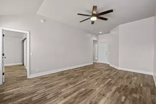 105 Lakemont Dr, Hutto, TX 78634 - Photo 9
