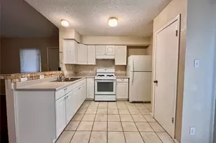 10604 Lanshire Dr, Austin, TX 78758 - Photo 5