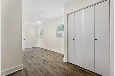 610 W 35th Street #B, Austin, TX 78705 - Photo 17