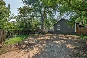 610 W 35th St, Austin, TX 78705 - Photo 23