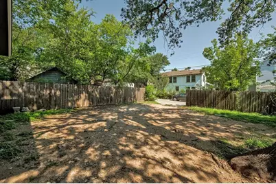 610 W 35th Street #B, Austin, TX 78705 - Photo 21