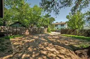610 W 35th St, Austin, TX 78705 - Photo 21