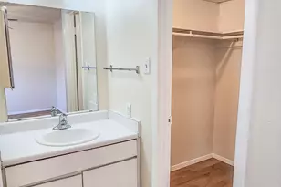 924 E Dean Keeton St, Austin, TX 78705 - Photo 11