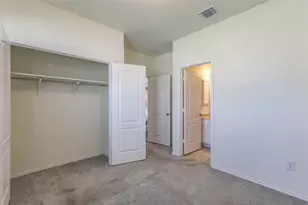 8203 Knoxville Trl, Austin, TX 78744 - Photo 11