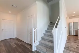 8203 Knoxville Trl, Austin, TX 78744 - Photo 13