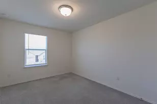 8203 Knoxville Trl, Austin, TX 78744 - Photo 19