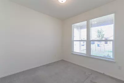 8203 Knoxville Trail, Austin, TX 78744 - Photo 9